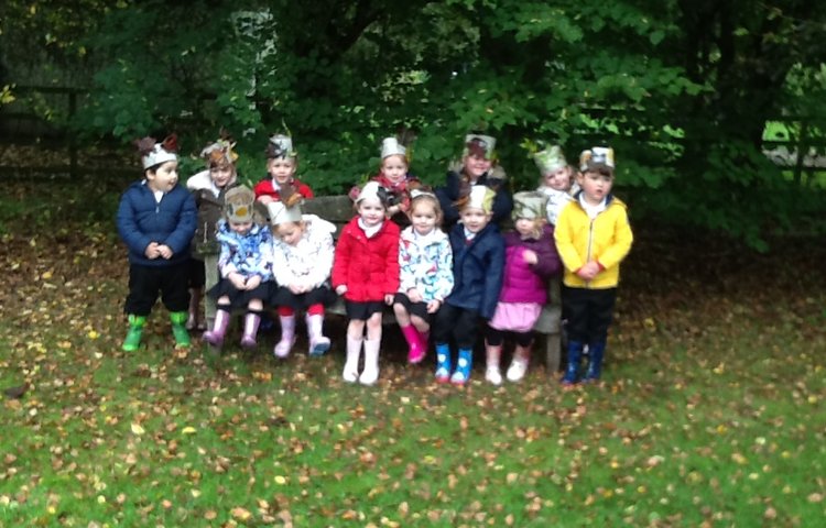 Image of Our Autumn walk and making Autumn crowns! 